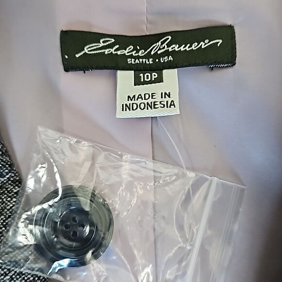 Eddie Bauer Women’s Gray Wool-Silk Blazer – Elegant Work & Casual size 10P - Picture 8 of 10